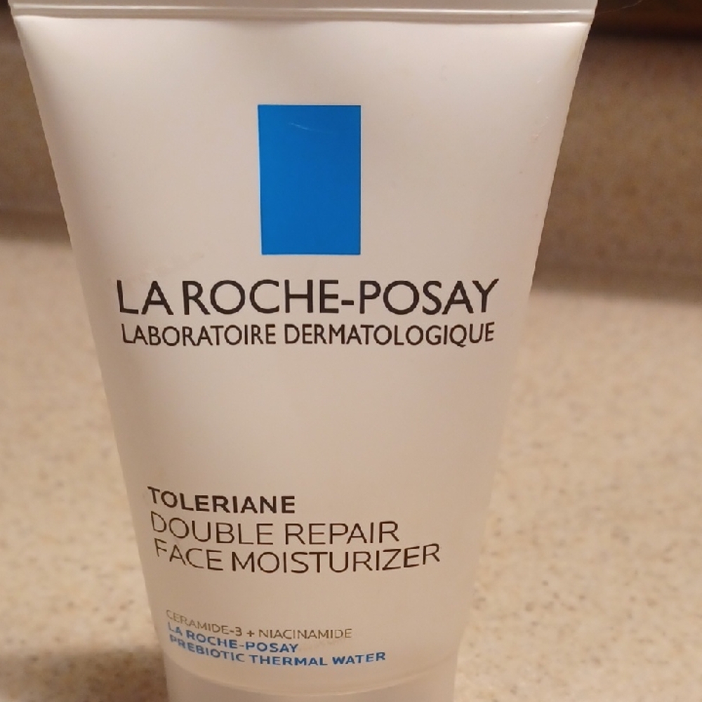 La Roche-Posay Toleriane Double Repair Face Moisturizer - Picture 2 of 4